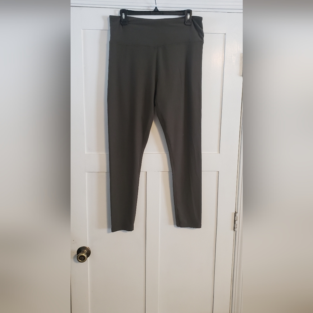 N.Y.L. leggings